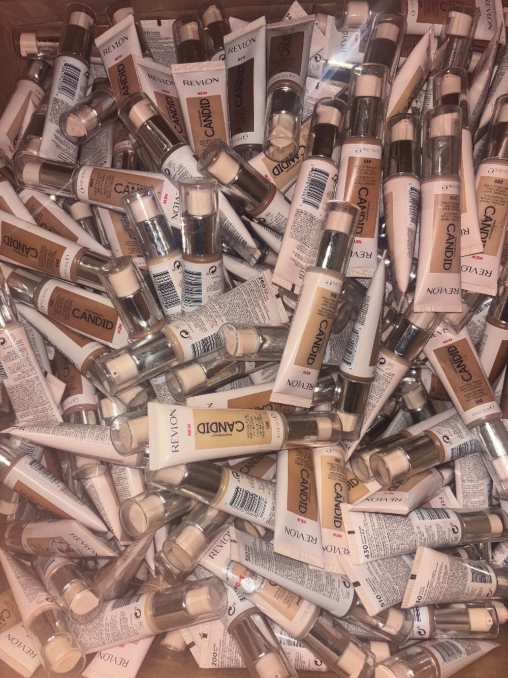7 Revlon Candid Foundations 0.75 ml (Read description)